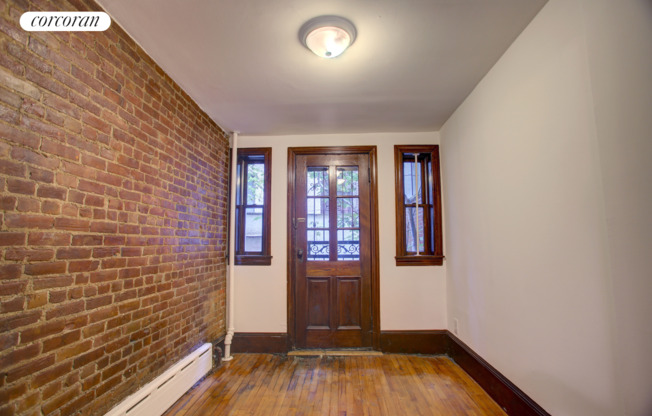 148 W 70 ST