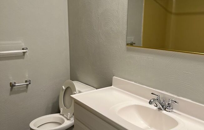2 beds, 1 bath, 1,056 sqft, $1,195, Unit 8-F