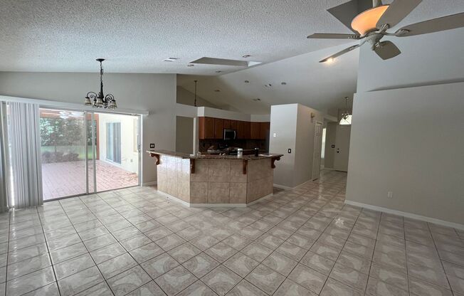 Spacious Pool home, 4 bedrooms, 3 full baths, near Doctor Phillips. Plenty of room for everyone including the pets!