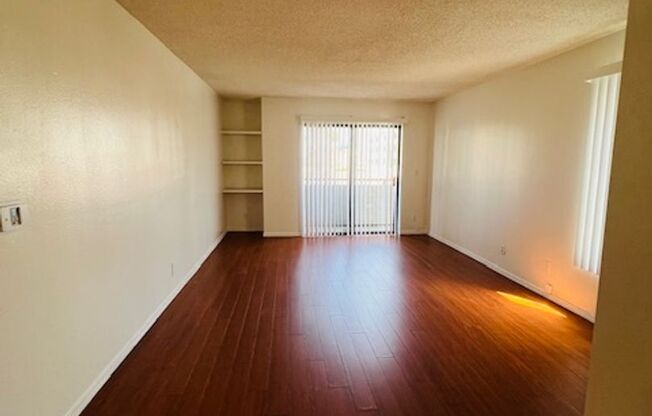 1 bed, 1 bath, 870 sqft, $1,850