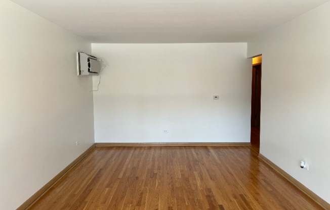 4936 N MARMORA