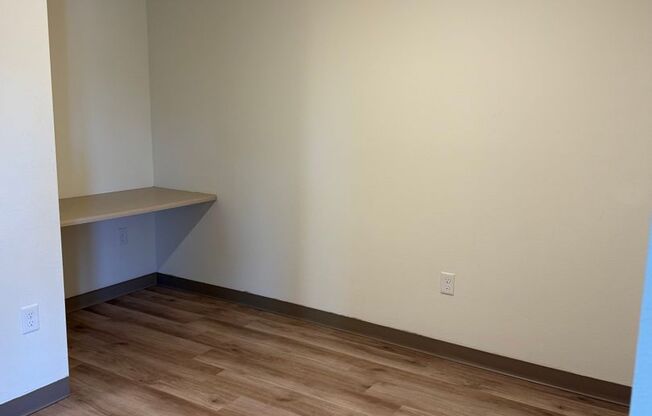 1 bed, 1 bath, 750 sqft, $1,300, Unit 306