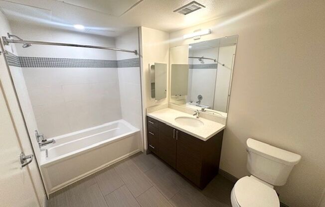 1 bed, 1 bath, 587 sqft, $3,195, Unit 610