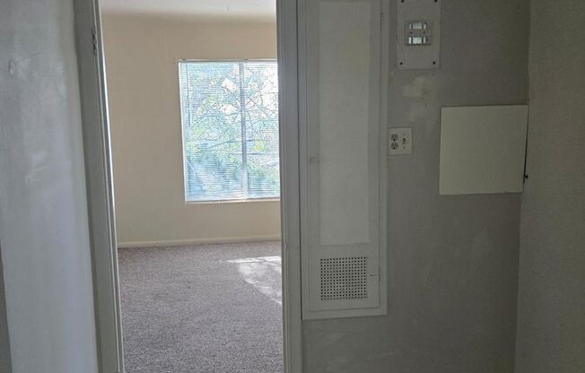 1 bed, 1 bath, $1,100, Unit 2