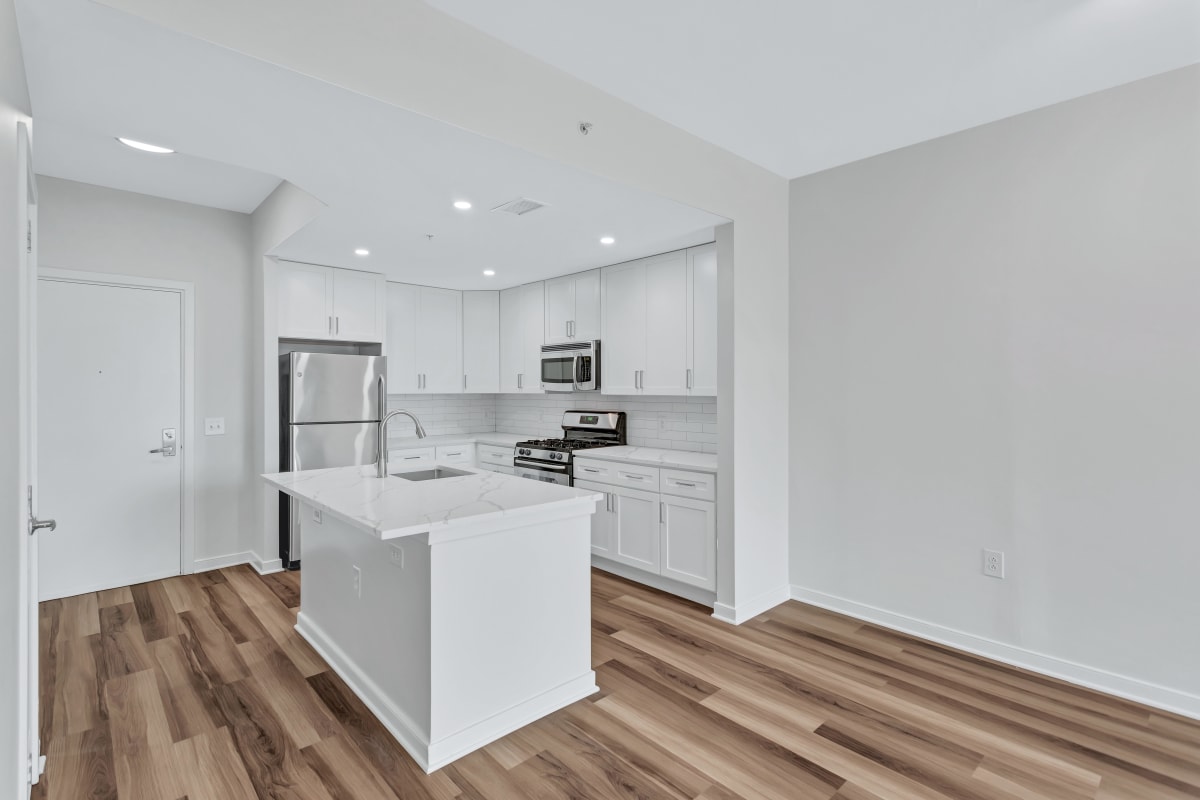 LIVE EXTRAORDINARILY WELL AT RESTON TOWN CENTER