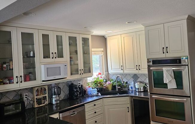 $500 Move in incentive! Gorgeous 4 bedroom Boulder home! Available Now!