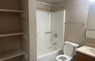 2 beds, 1 bath, 850 sqft, $1,120, Unit #5