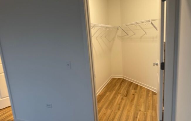 2 beds, 2 baths, 1,010 sqft, $2,495, Unit 4800 157th Street - 324