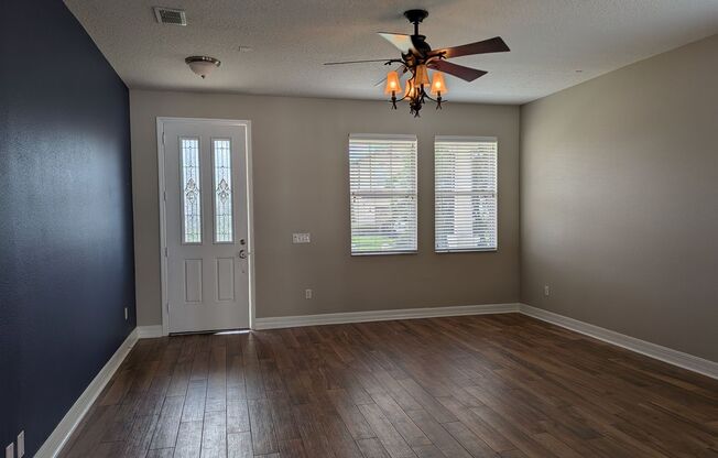 4/2 Home - Gated Community in Winter Garden