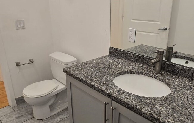 2 beds, 1 bath, $2,100, Unit 201
