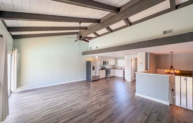 Great 1B/1.5BA + Den in Carlsbad!