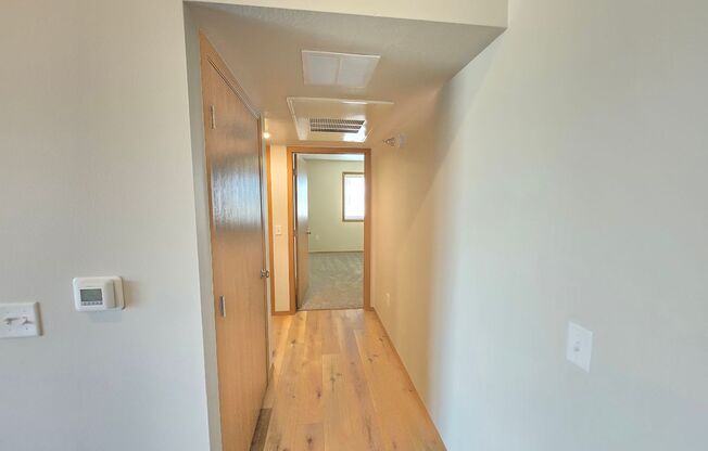 2 beds, 1 bath, 1,006 sqft, $1,230, Unit 3500 303