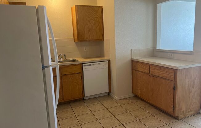 2 beds, 1.5 baths, 950 sqft, $845, Unit Unit B