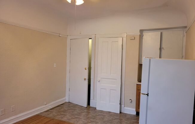 Studio, 1 bath, $675, Unit 8