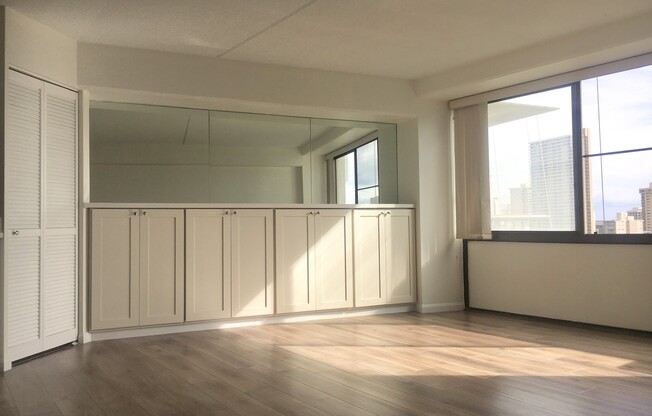 *VIEW FULL AD FOR DETAILS* $500 1ST MONTH RENT SPECIAL | RENOVATED HIGH-RISE STUDIO/1BA/1PK RENTAL IN MARCO POLO BUILDING! POOL! SAUNA! BASKETBALL & TENNIS COURT! BARBECUE AREA! | MCCULLY-MOILIILI