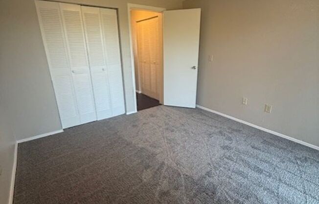 2 beds, 1 bath, 858 sqft, $820, Unit 2703-103