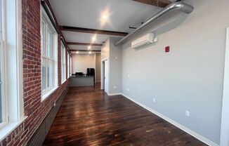 Studio, 1 bath, 563 sqft, $1,910, Unit 316