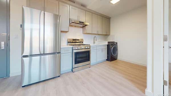 2 beds, 2 baths, 770 sqft, $3,300, Unit 4H