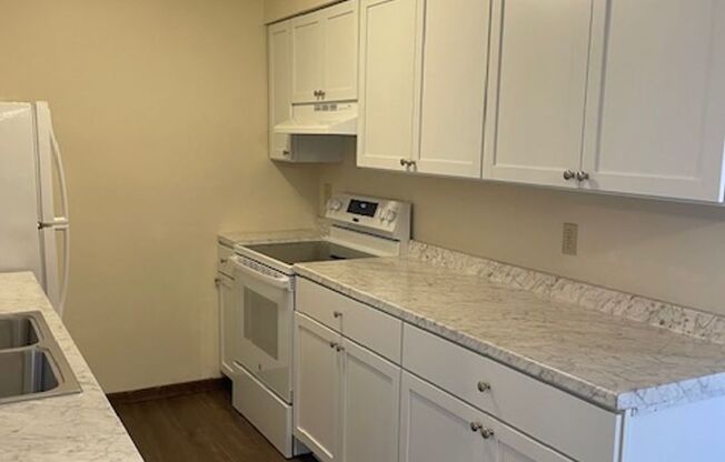 2 beds, 1 bath, 875 sqft, $825, Unit 109