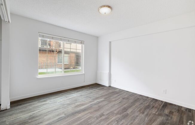 2 beds, 1.5 baths, 989 sqft, $1,795, Unit C-215