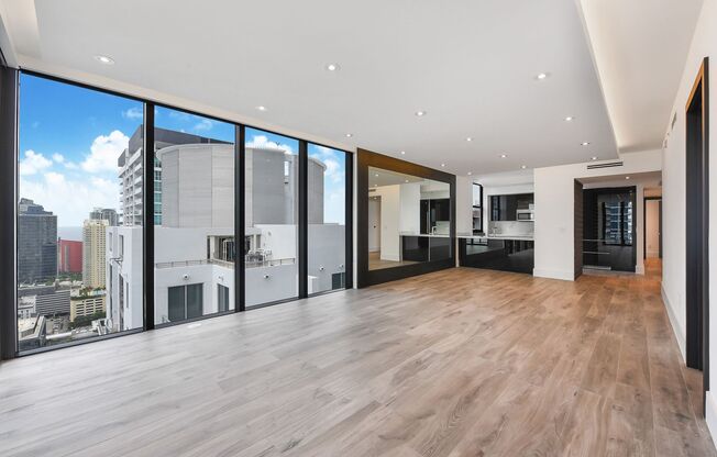 3 beds, 3 baths, $9,495, Unit # 3905