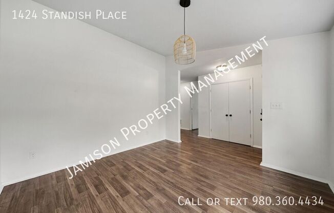 1424 STANDISH PL