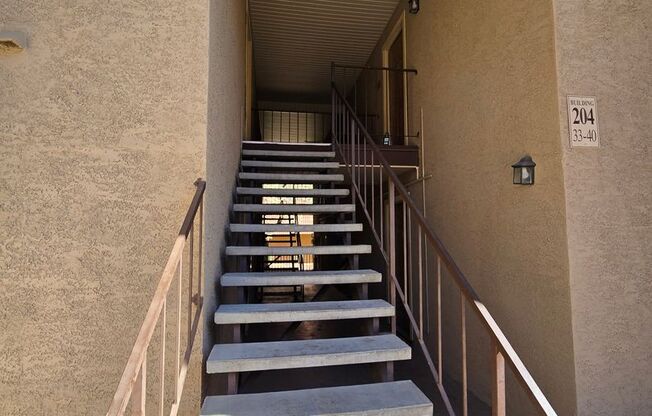 A Fa bulous 2 bedroom Condo Centrally Located