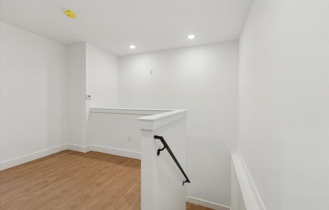 2 beds, 2 baths, 900 sqft, $1,422, Unit 101