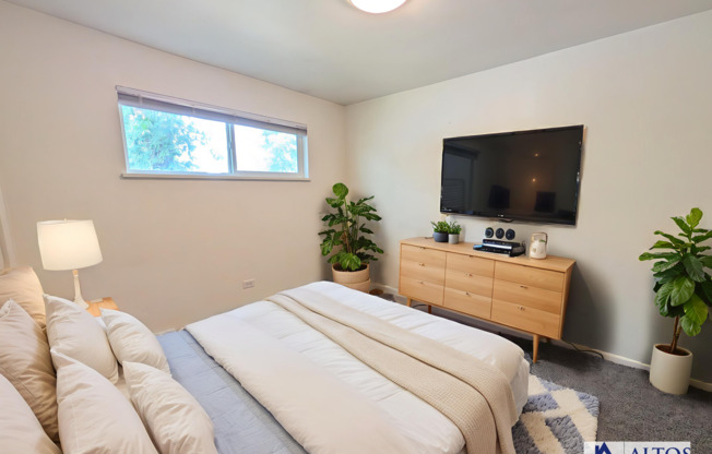 4442 4444 ELIZABETH ST