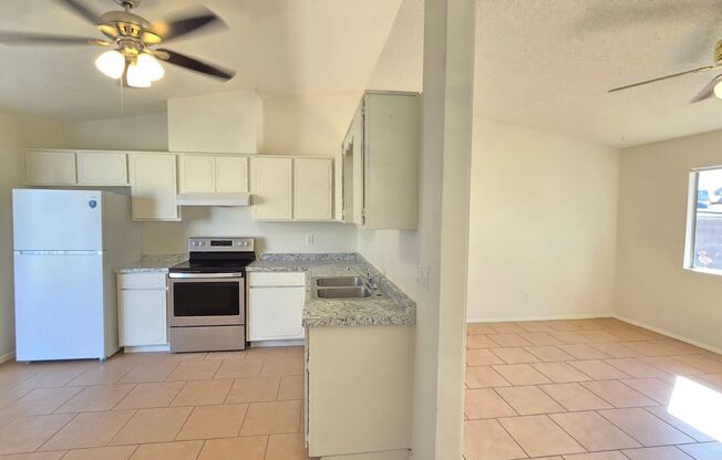 2 Bed 1 Bath Spacious Apartment in Mesa