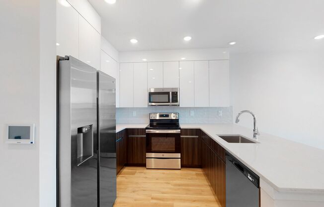 1 bed, 1 bath, 760 sqft, $2,550, Unit 206