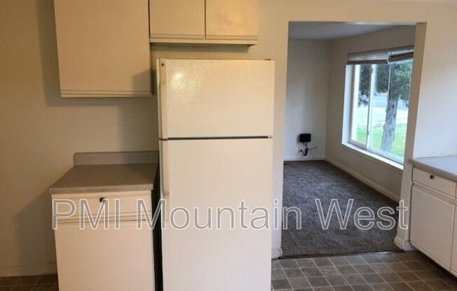 2 beds, 1 bath, 1,025 sqft, $1,395