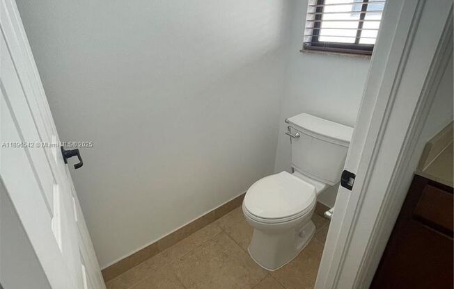 8290 NW 39TH CT COOPER CITY, FL 33024