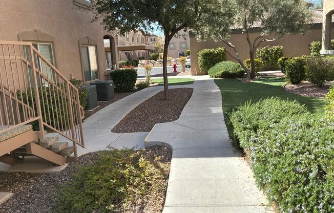 2 beds, 2 baths, $1,600, Unit Unit #2114