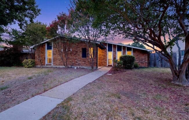 2105 VICTORIA RD