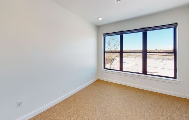 1 bed, 1 bath, 728 sqft, $2,500, Unit 70-403