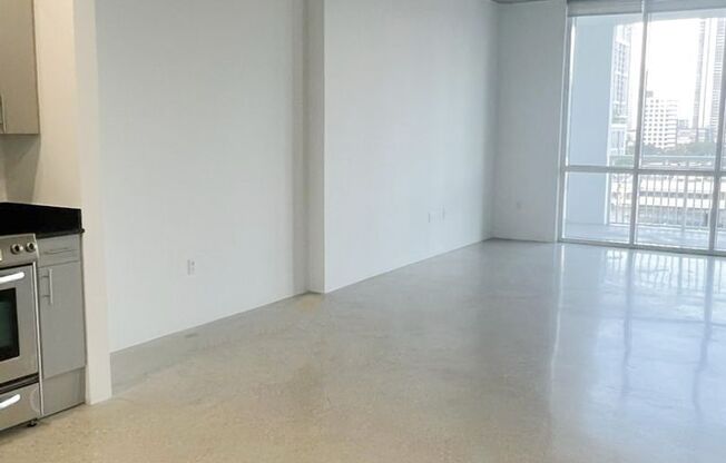 Studio, 1 bath, 962 sqft, $3,150, Unit Unit 605