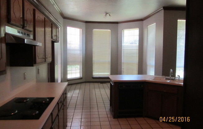 3 beds, 2 baths, $1,750