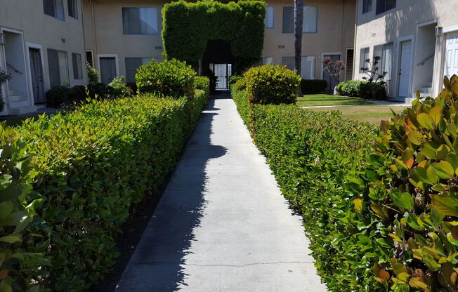 1 Kona Palms Apartments