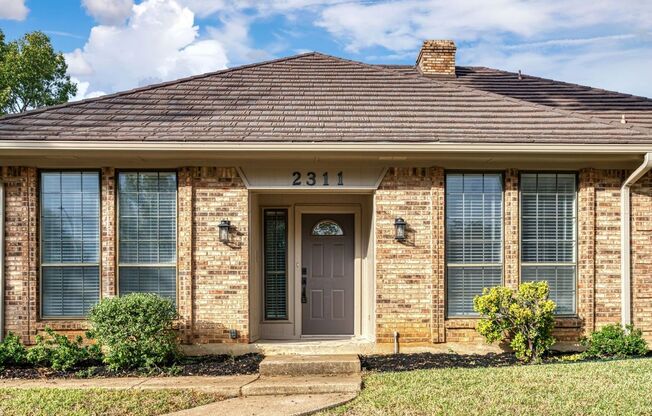 Move-In Ready 3BR/2.5BA in Highly Sought-After Martin School Pyramid