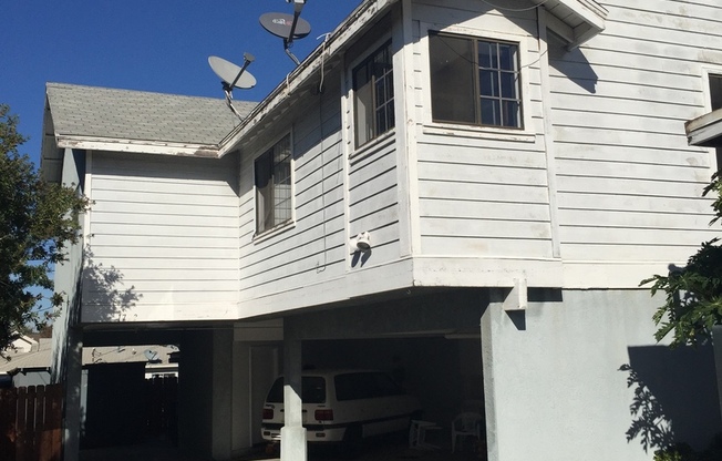 3 BEDROOM 2 BATH HOUSE