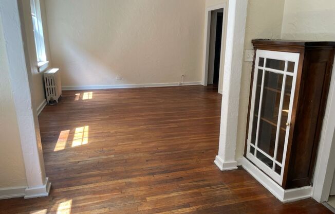 Studio, 1 bath, 467 sqft, $1,250, Unit King Edward Annex 24