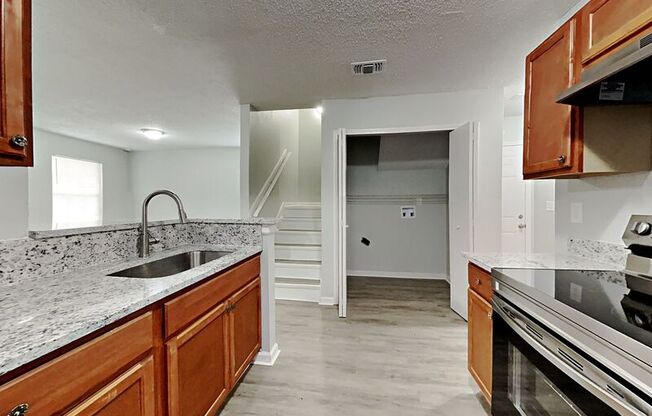 1509 W 1 ST