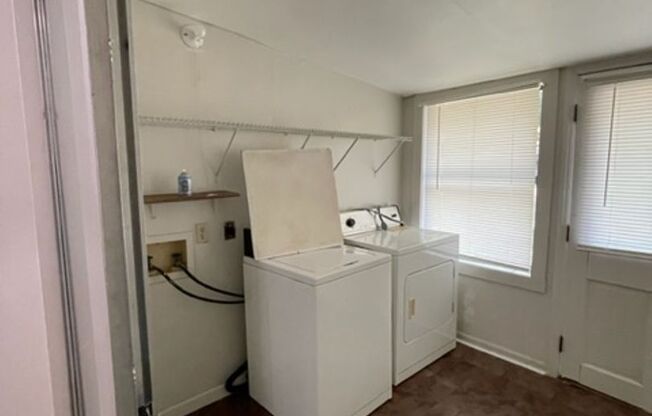 2 beds, 1 bath, $1,650