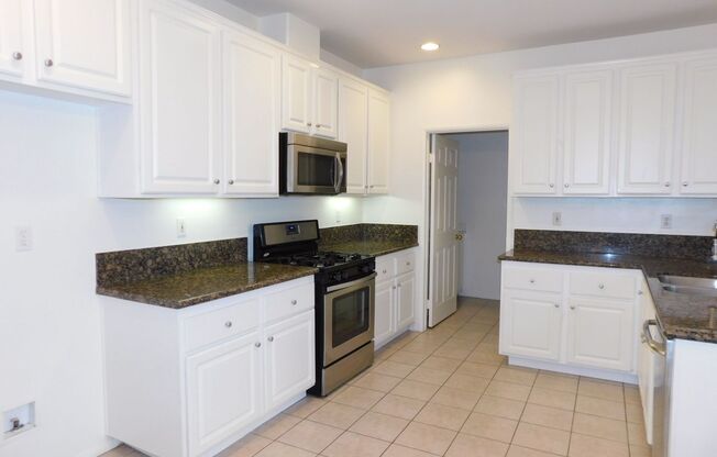Fabulous 3 BD 2.5 BA Townhome in Northpark, Irvine