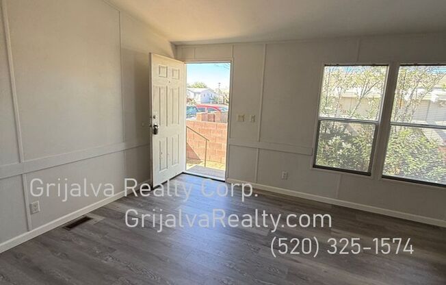 Beautiful 3 Bedroom Manufactured Home in a Gated Community (I-10/Wilmot)