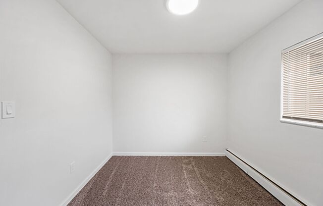 2 beds, 1.5 baths, 1,000 sqft, $1,299, Unit 375-15