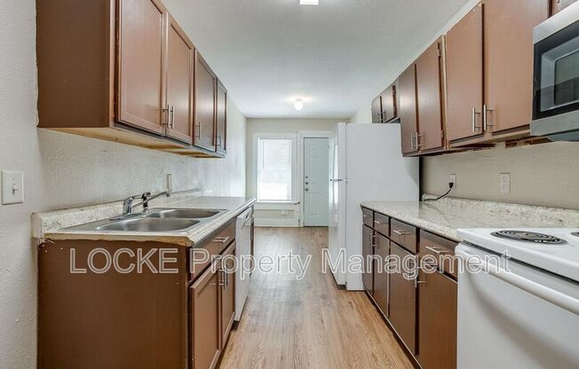 1016 E ARLINGTON AVE