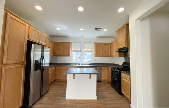 Recently Refreshed 3 bedroom, 2.5 bath Natomas Home