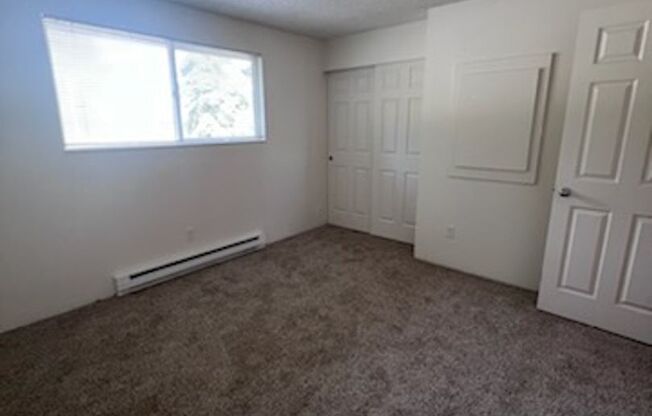 2 beds, 1.5 baths, $1,250, Unit 2728-17